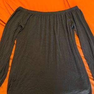 Black Off the Shoulder Top: Hollister Co. - Size S